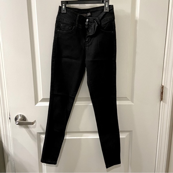 CLASSIC BLACK HIGH RISE JEANS - Picture 1 of 3